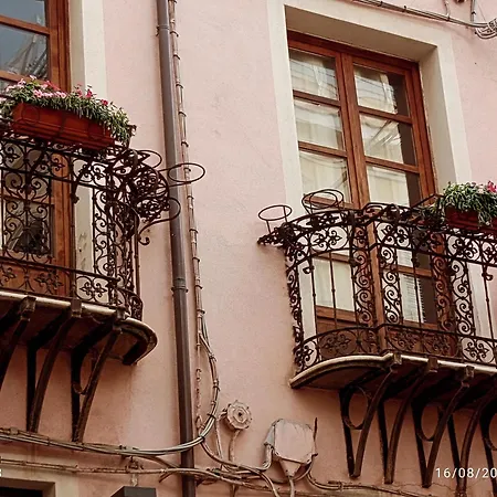 Liberty House Apartment *